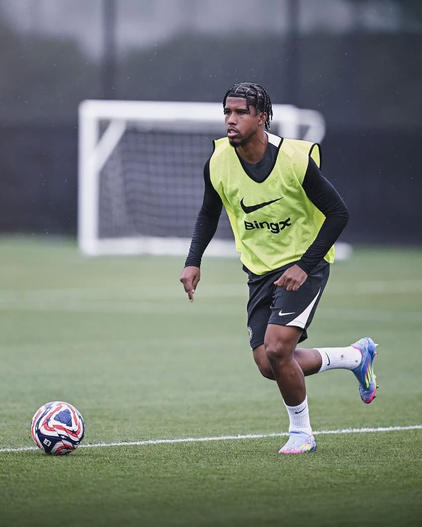 Andrey Santos treina pelo Chelsea (Foto Chelsea FC)