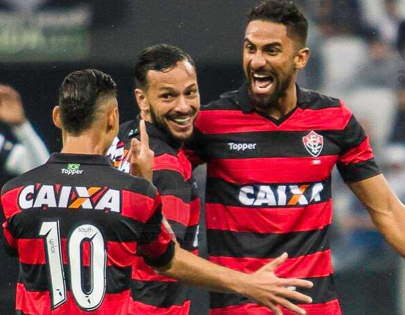 Tréllez, Yago e Neílton comemoram gol do Vitória em Itaquera Foto: Redes sociais