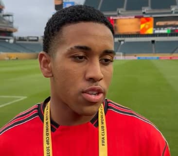 Joshua em entrevista no Lincoln Financial Field (Foto: Lucas Bayer / Lance!)