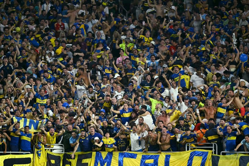 FBL-WC-CLUB-2025-MATCH24-BAYERN-BOCA-FANS
