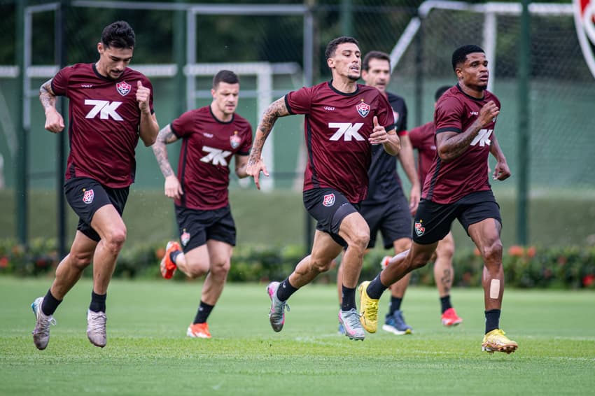 Jogadores do Vitória no Barradão (Foto: Victor Ferreira / EC Vitória)