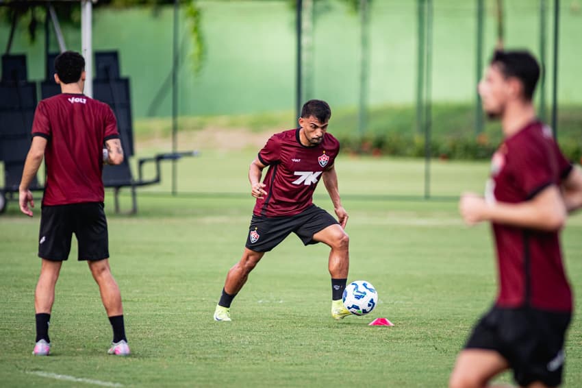 Ronald em treino do Vitória no Barradão (Foto: Victor Ferreira / EC Vitória)