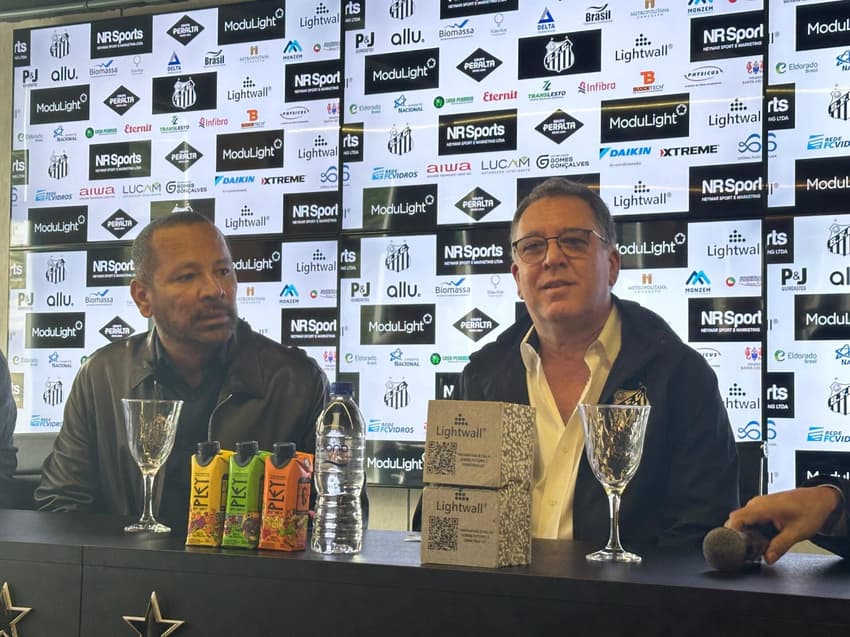 Pai de Neymar e Marcelo Teixeira participam de evento da inauguração do novo CT da base e do profissional, em Santos. (Foto: Juliana Yamaoka/ Lance)