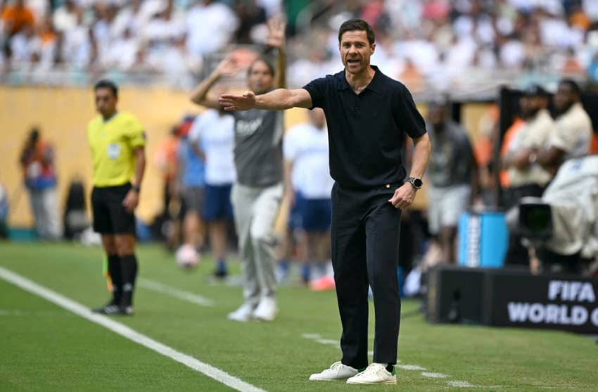 Xabi Alonso comanda Real Madrid em sua estreia como treinador do clube no Mundial