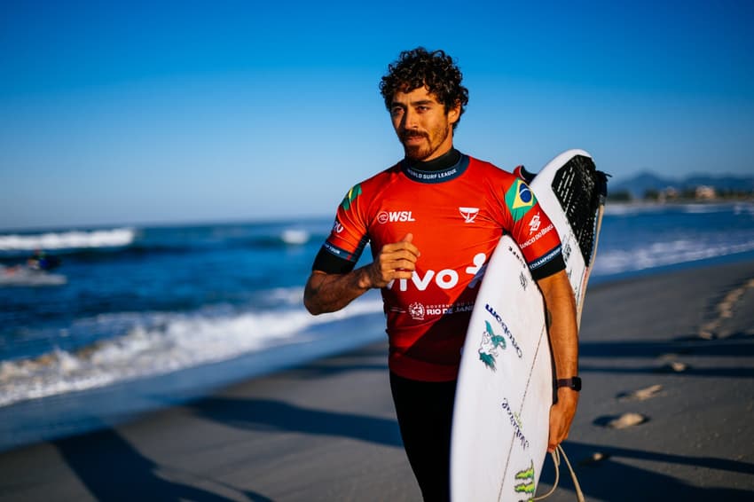 Yago Dora deixa disputa de Saquarema (Foto: Thiago Diz/World Surf League)