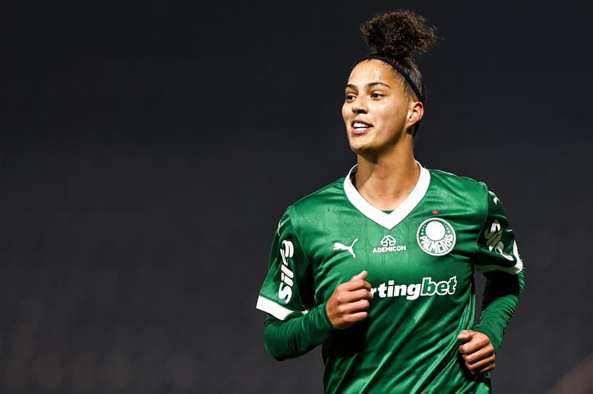 Maior artilheira do futebol feminino do Palmeiras, Amanda Gutierres comemora mais um gol pelo Brasileirão. (Foto: Rebeca Reis/Staff Images Woman/ CBF)