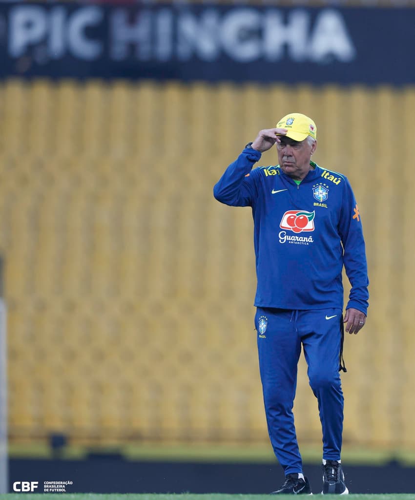 Carlo Ancelotti, durante treino da Seleção Brasileira em Guayaquil