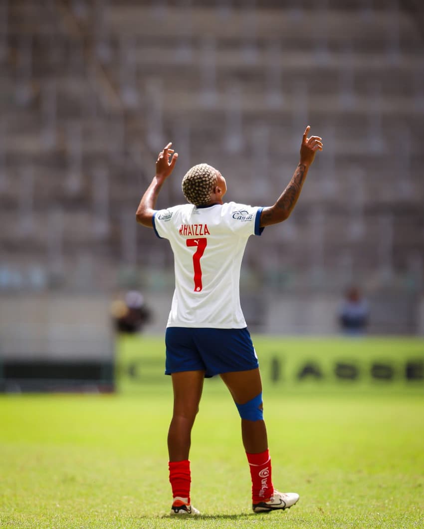 Rhaizza comemora gol em Bahia x Ferroviária, pelo Brasileirão feminino. (Foto: Letícia Martins / EC Bahia)