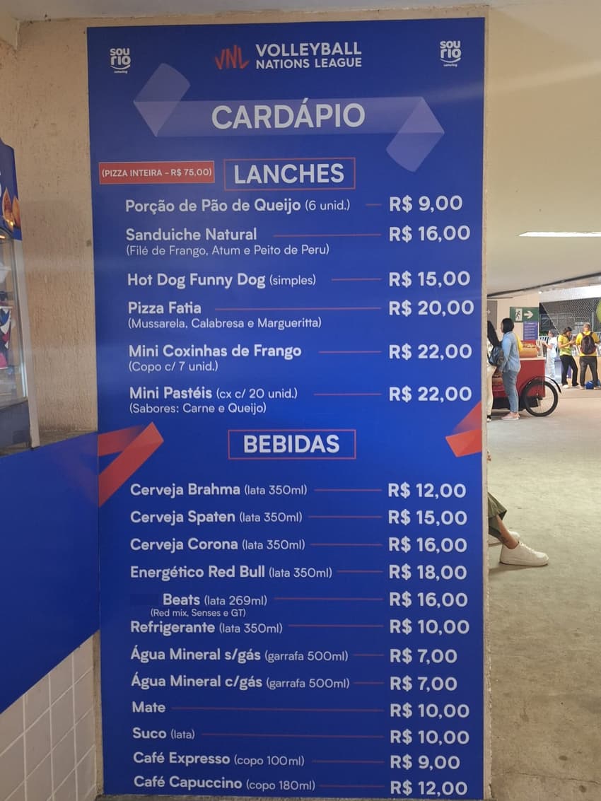 Tabela de preços da VNL no Maracanãzinho (Foto: Anna Ramos/Lance!)