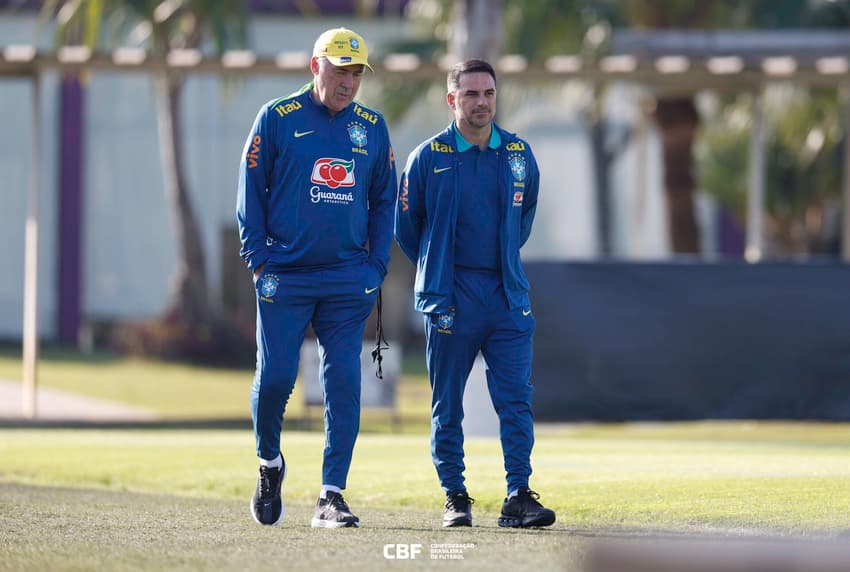 Carlo Ancelotti e Rodrigo Caetano têm sido inseparáveis na Seleção Brasileira