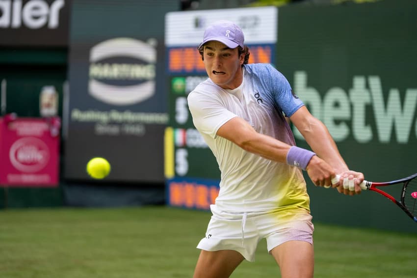 João Fonseca perdeu na estreia em Halle (Divulgação)