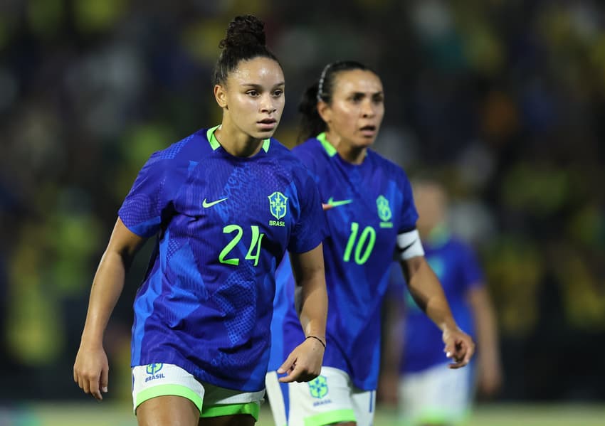 Dudinha e Marta foram titulares contra o Japão. (Foto: Lívia Villas Boas / CBF)