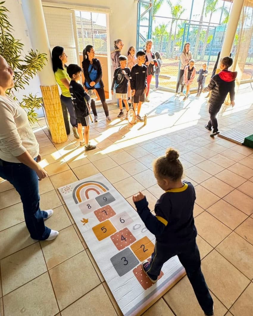 Espaços de convivência foram projetados para alunos e familiares