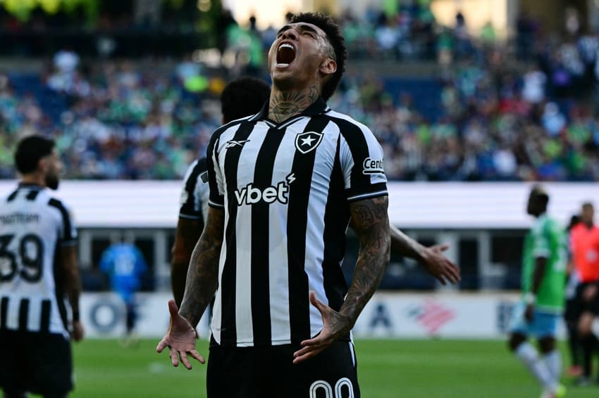 Igor Jesus comemora seu gol no jogo do Botafogo contra o Seattle Sounders