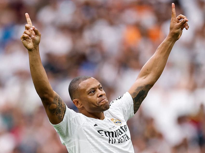 Julio Baptista entrou em campo pelo Real Madrid neste sábado (7) (Foto: Divulgação/Real Madrid)