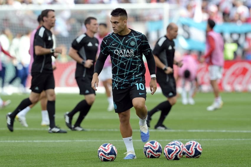 Lautaro Martínez no aquecimento para Inter de Milão x River Plate no Mundial de Clubes