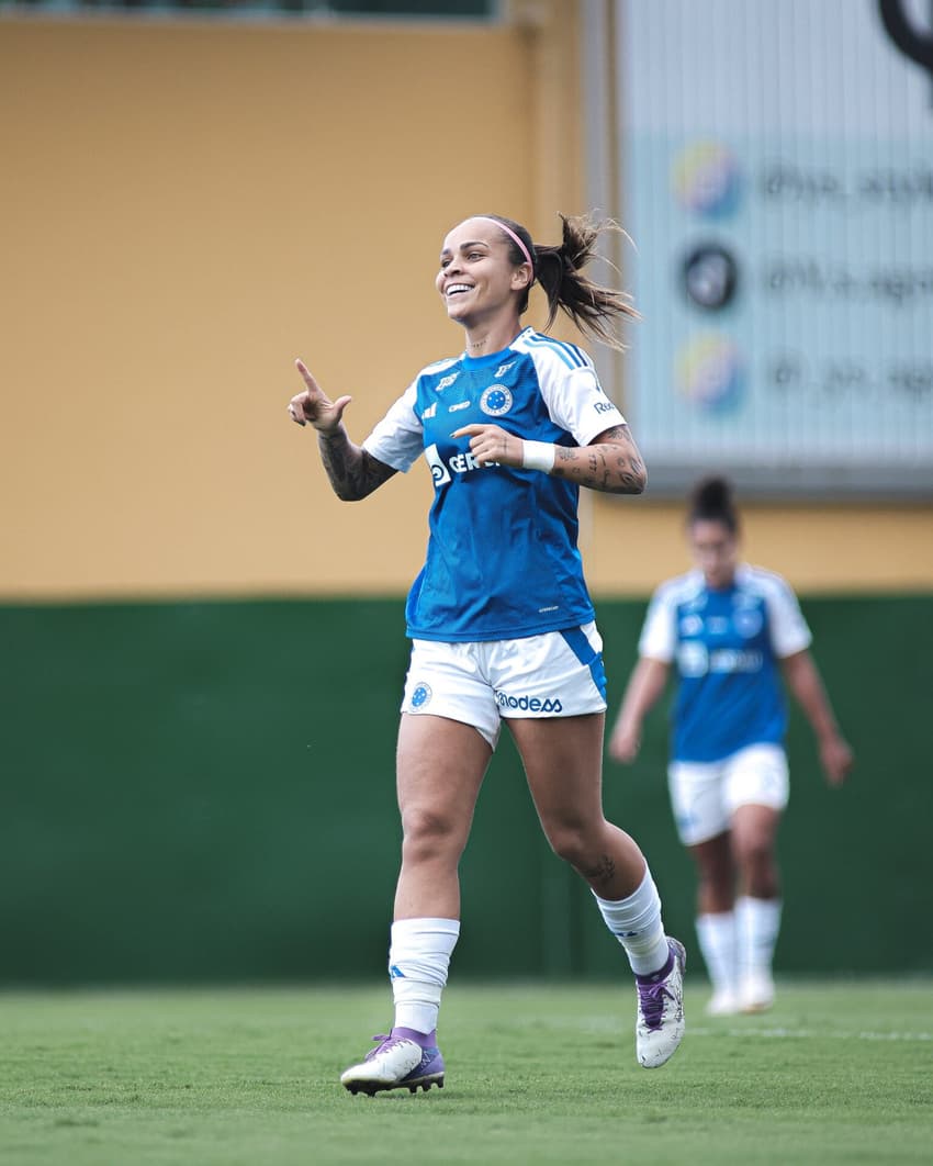 Centroavante do Cruzeiro, Letícia Ferreira pode ser novidade na lista de Arthur Elias. (Foto: Gustavo Martins/ Cruzeiro)
