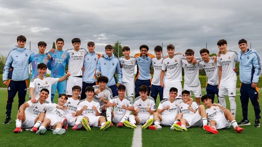 Time juvenil do Real Madrid, onde joga Enzo Alves, filho de Marcelo, fez campanha histórica (Foto: Reprodução / Real Madrid)