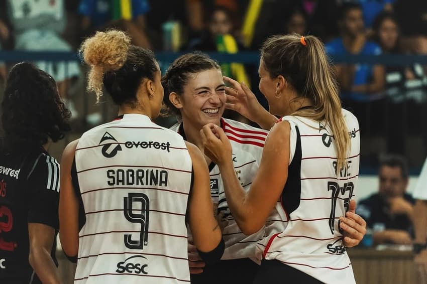 Roni Jones-Perry foi atleta do Sesc Flamengo por duas temporada (Foto: Reprodução/Instagram)