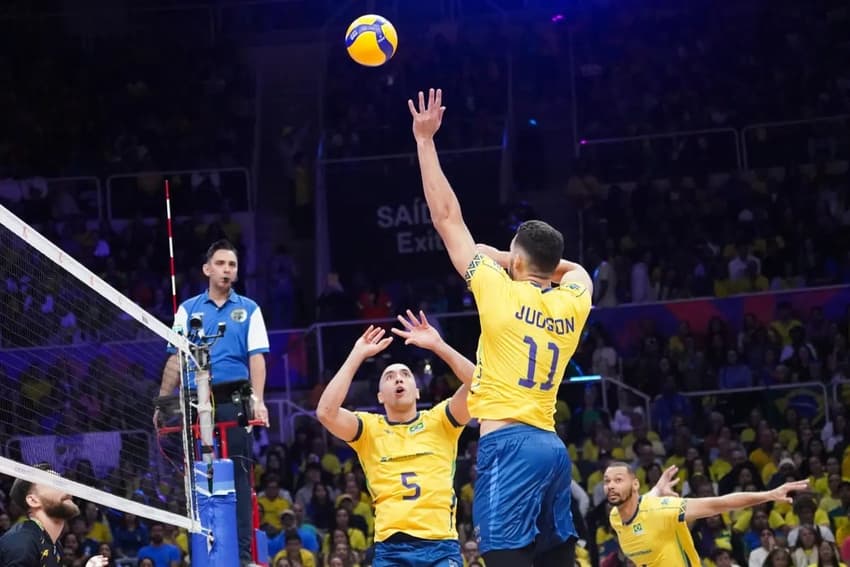 Brasil enfrentou a Ucrânia, neste sábado (14), pela VNL (Foto: Divulgação/CBV)
