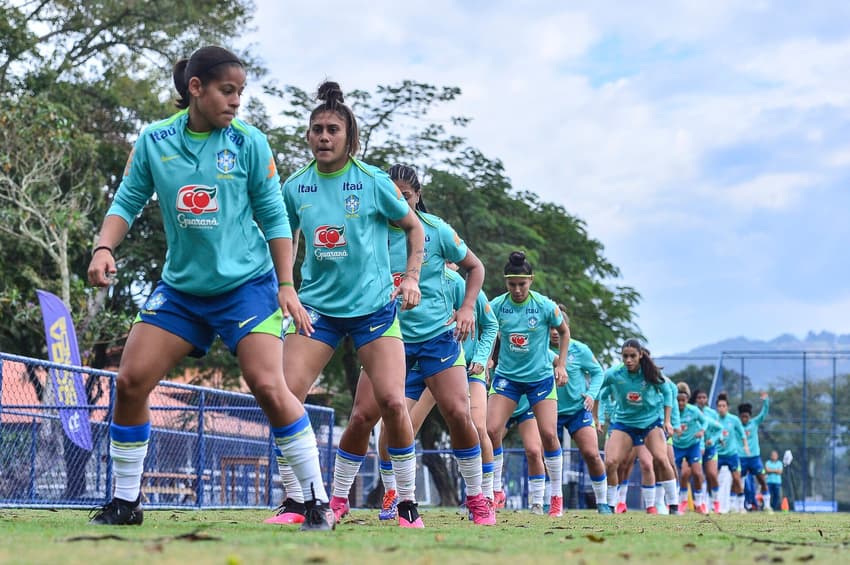 Seleção Brasileira feminina sub-20 no CT Dartanhã, em Guararema, SP. (Foto: Mauro Horita)