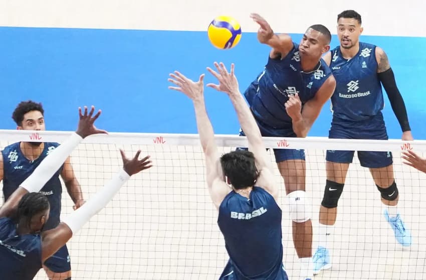 Seleção de Vôlei em treino para a VNL (Foto: CBV)