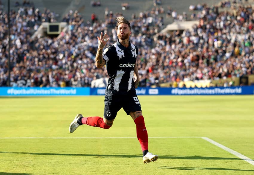 Sergio Ramos comemora seu gol no jogo do Monterrey contra a Inter de Milão