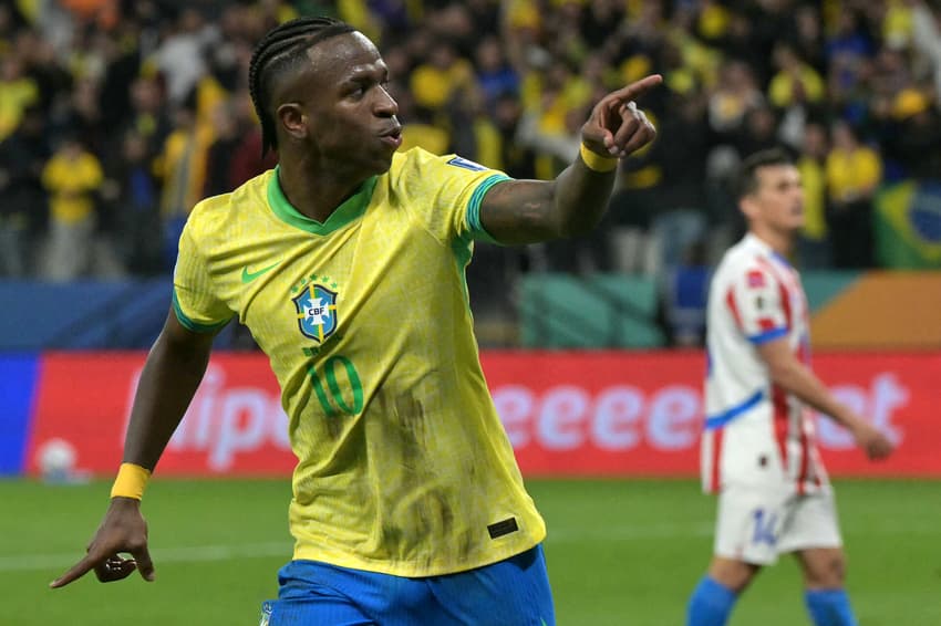 Vini Jr comemora seu gol no jogo do Brasil contra o Paraguai