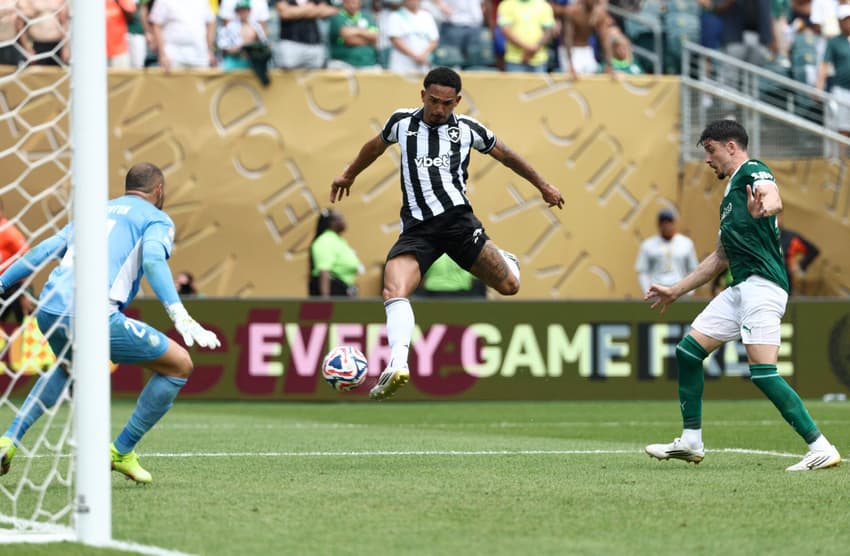 Vitinho, lateral do Botafogo