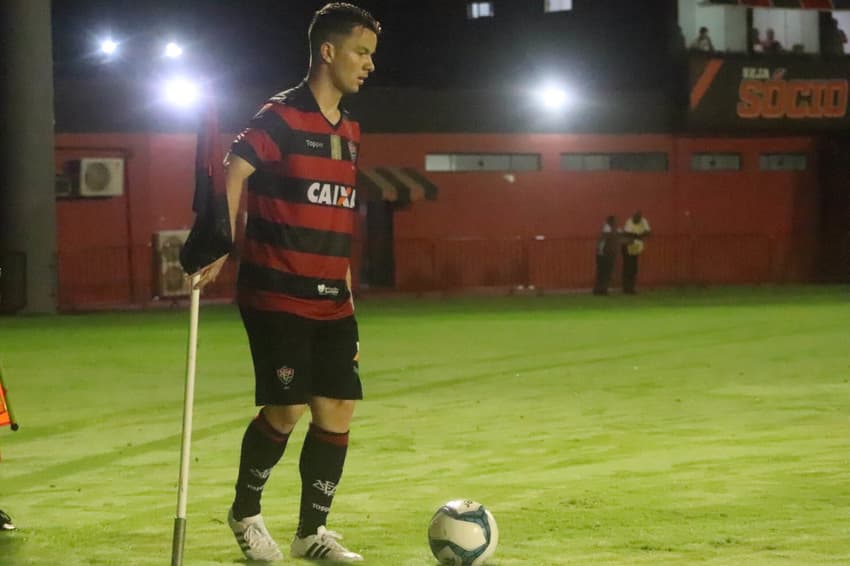 Baumjohann em ação pelo Vitória contra o Globo, pela Copa do Nordeste 2018 (Foto: Maurícia da Matta)