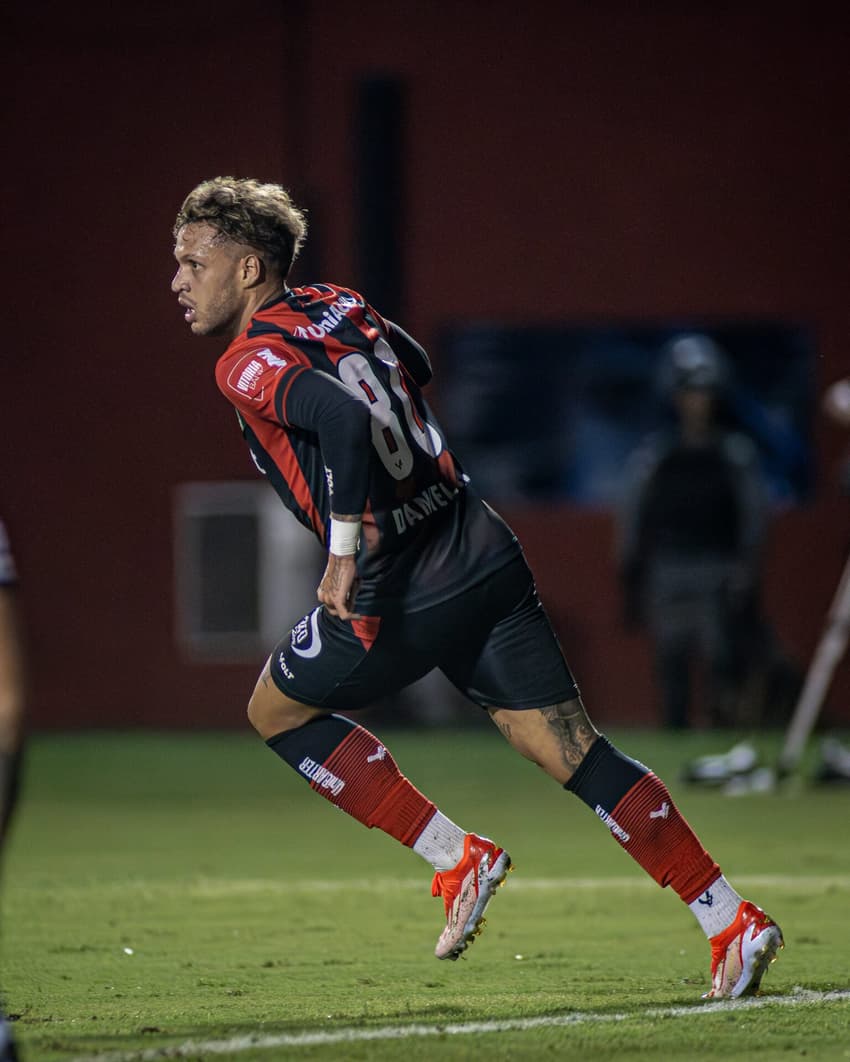 Daniel Jr. comemora gol contra o Botafogo, pela Copa do Brasil (Foto: Victor Ferreira / EC Vitória)