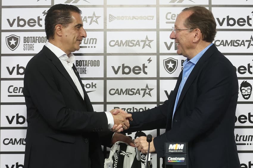 Renato Paiva e John Textor fecharam acordo em fevereiro Foto: Vítor Silva/Botafogo)