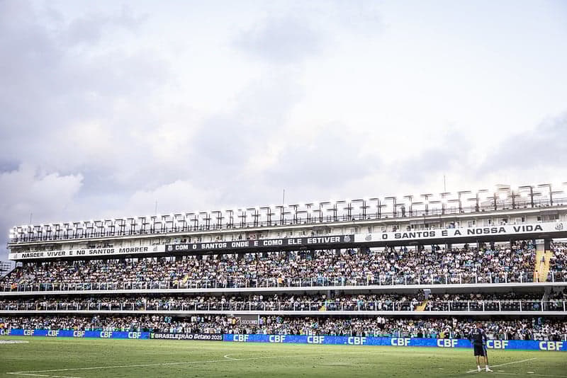 Santos estuda levar jogos para a capital paulista no segundo semestre deste ano. Peixe jogou diante do Ceará, no Allianz Parque. (Foto: Raul Baretta/ Santos FC)