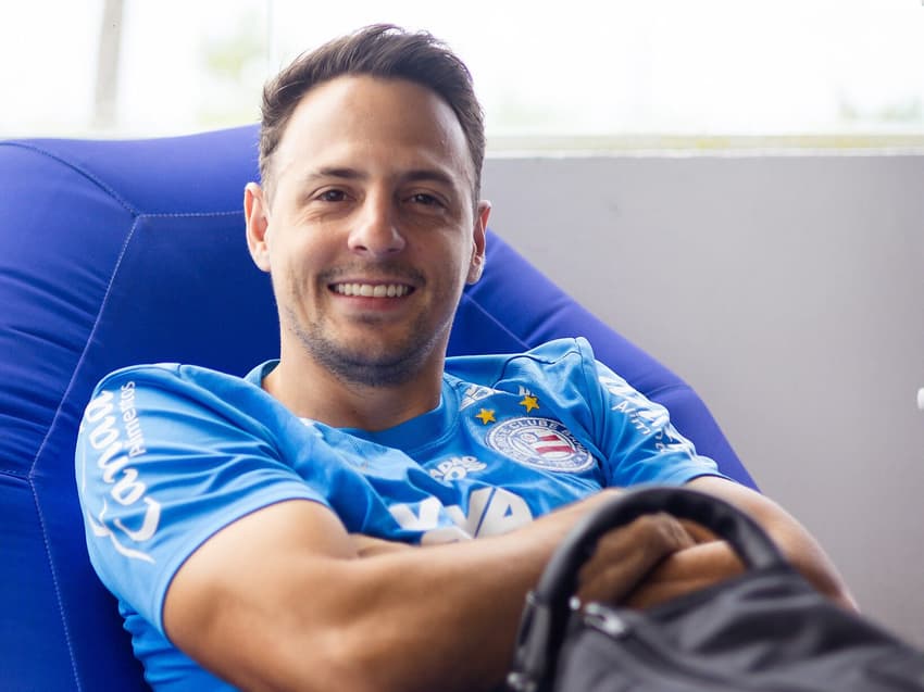 Santiago Arias na Cidade Tricolor (Foto: Letícia Martins / EC Bahia)