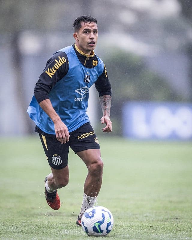 O lateral-direito do Santos Igor Vincícius foi anunciado nesta semana como reforço do clube. (Foto: Raul Baretta/ Santos FC)