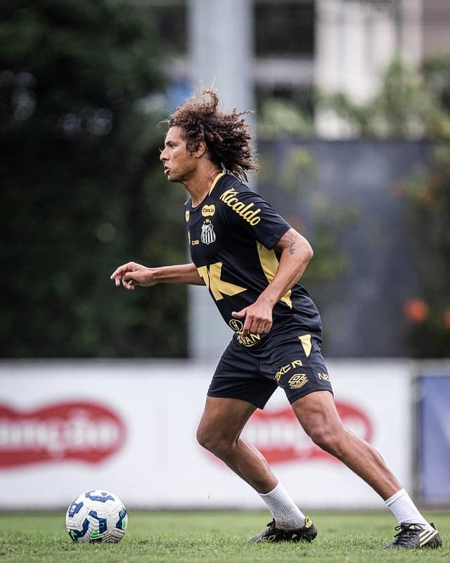 Willian Arão afirmou durante apresentação no Santos que já conversou com os Meninos da Vila do elenco. (Foto: Raul Baretta/ Santos FC)