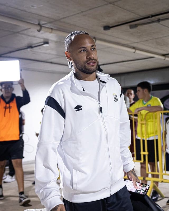 Contratação de Neymar impulsionou programa de sócio-torcedor e venda de uniformes no Santos. (Foto: Raul Baretta/ Santos FC)