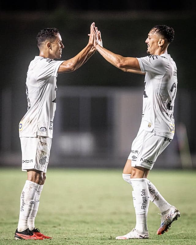 Igor Vinícius deu assistência para gol de Diego Pituca em amistoso no Espírito Santos. (Foto: Fotos: Raul Baretta/ Santos FC)