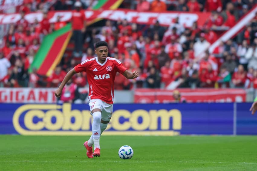 Victor Gabriel, zagueiro do Internacional