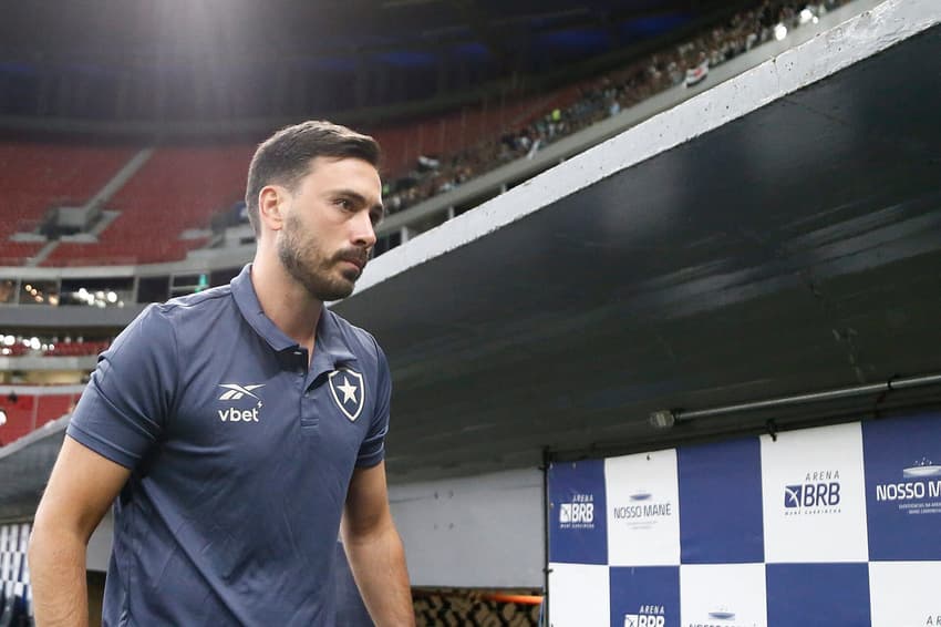 Davide Ancelotti assinou súmula como assistente do Botafogo (Foto: Vítor Silva/Botafogo)
