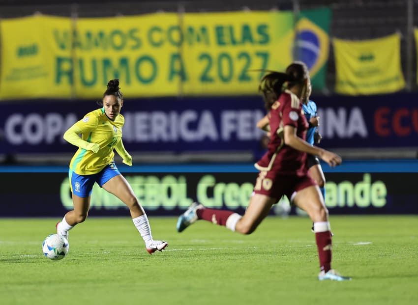 Dudinha, da Seleção Brasileira e do São Paulo, chama atenção de clubes do exterior. (Foto: Lívia Villas Boas / CBF)