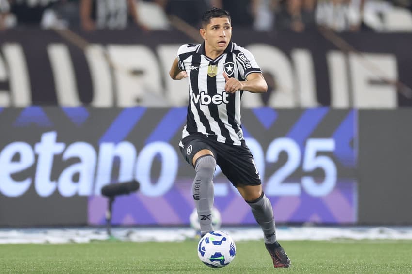 Savarino em ação pelo Botafogo (Foto: Vítor Silva/Botafogo)