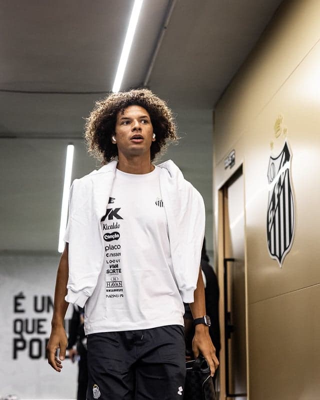 Willian Arão fez a estreia pelo Santos diante do Flamengo, na Vila Belmiro. (Foto: Raul Baretta/ Santos FC)