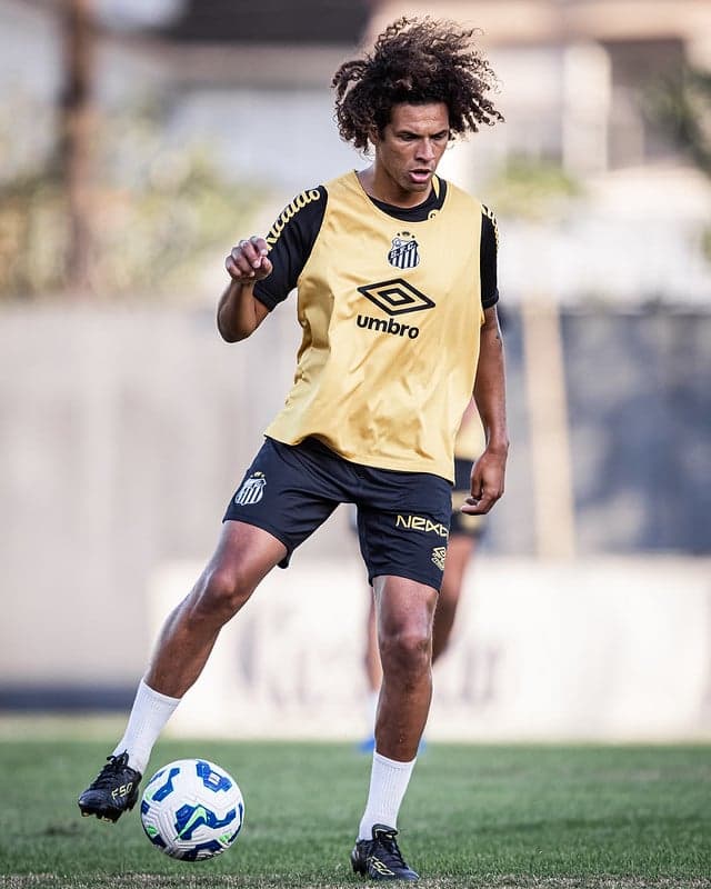 Willlian Arão fez a estreia pelo Santos diante do Flamengo, na última quarta-feira (16). (Foto: Raul Baretta/ Santos FC)