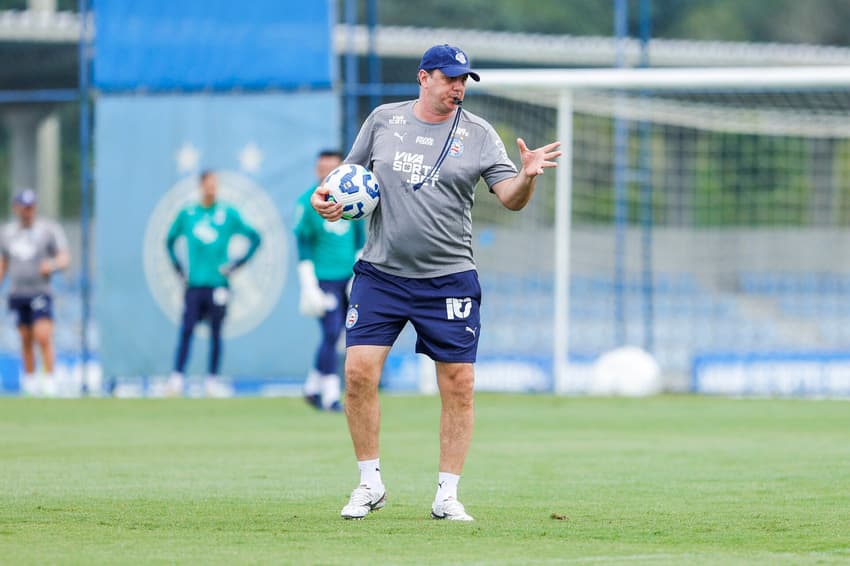 Rogério Ceni comanda treino do Bahia (Foto: Rafael Rodrigues / EC Bahia)