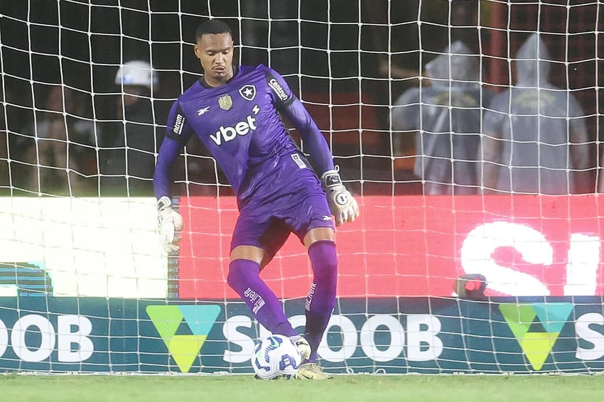 John em ação na vitória do Botafogo sobre o Sport (Foto: Vitor Silva/Botafogo)