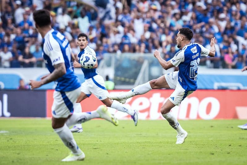 Meia Eduardo, do Cruzeiro (Foto: Gustavo Aleixo/Cruzeiro)