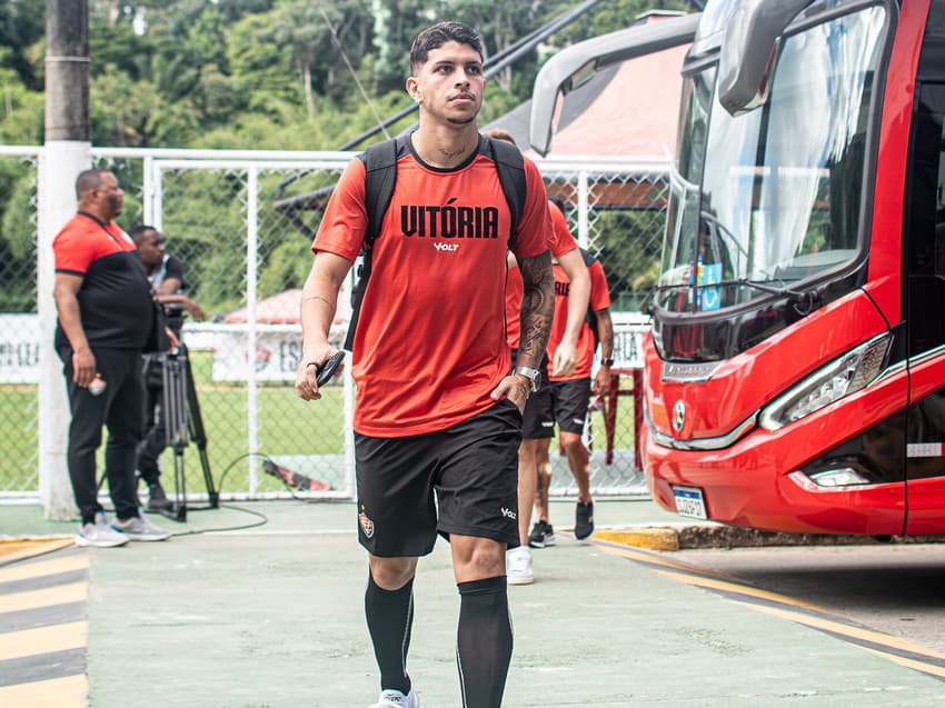 Felipe Cardoso renovou com o Vitória até 2026 (Foto: Victor Ferreira / EC Vitória)