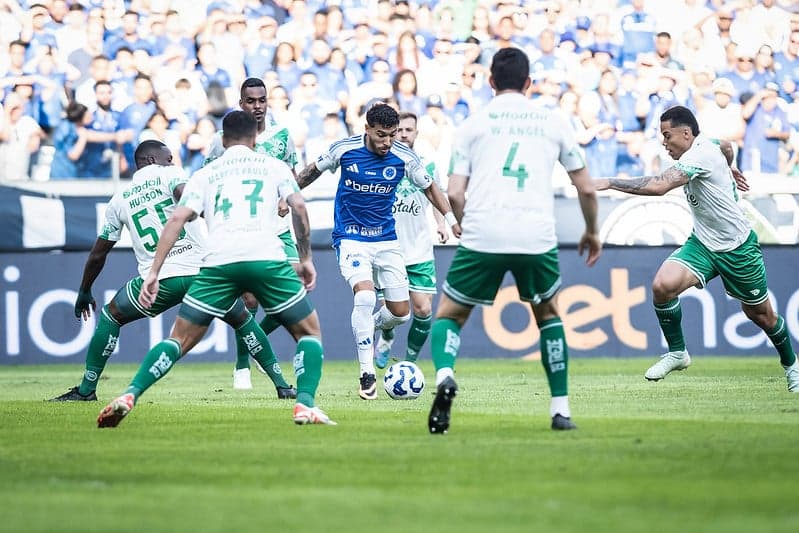 Lateral William, do Cruzeiro, em jogo contra o Juventude (Foto: Gustavo Aleixo/Cruzeiro)