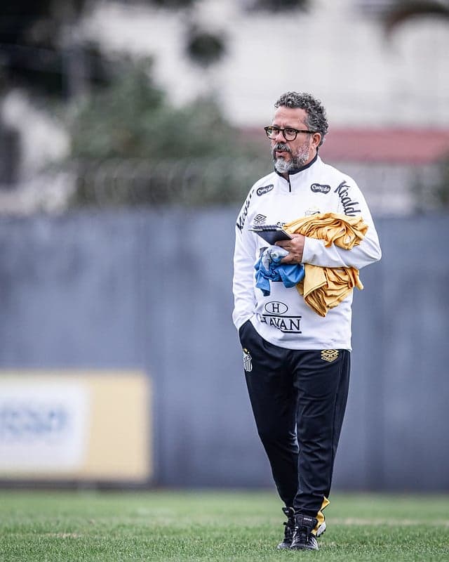 Cléber Xavier foi anunciado pelo Santos no dia 29 de abril deste ano para substitutir Pedro Caixinha. (Foto: Fotos: Raul Baretta/ Santos FC)